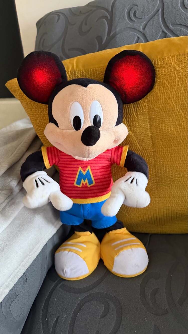 Disney Junior Mickey Mouse Head to Toes Feature Plush by Just Play